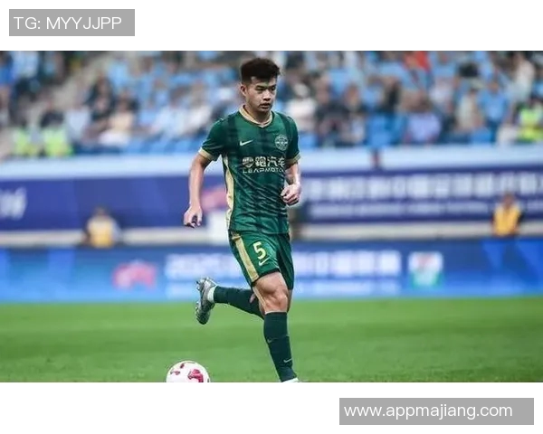 刘浩帆庆祝浙江队中超第七名成就期待明年再创佳绩